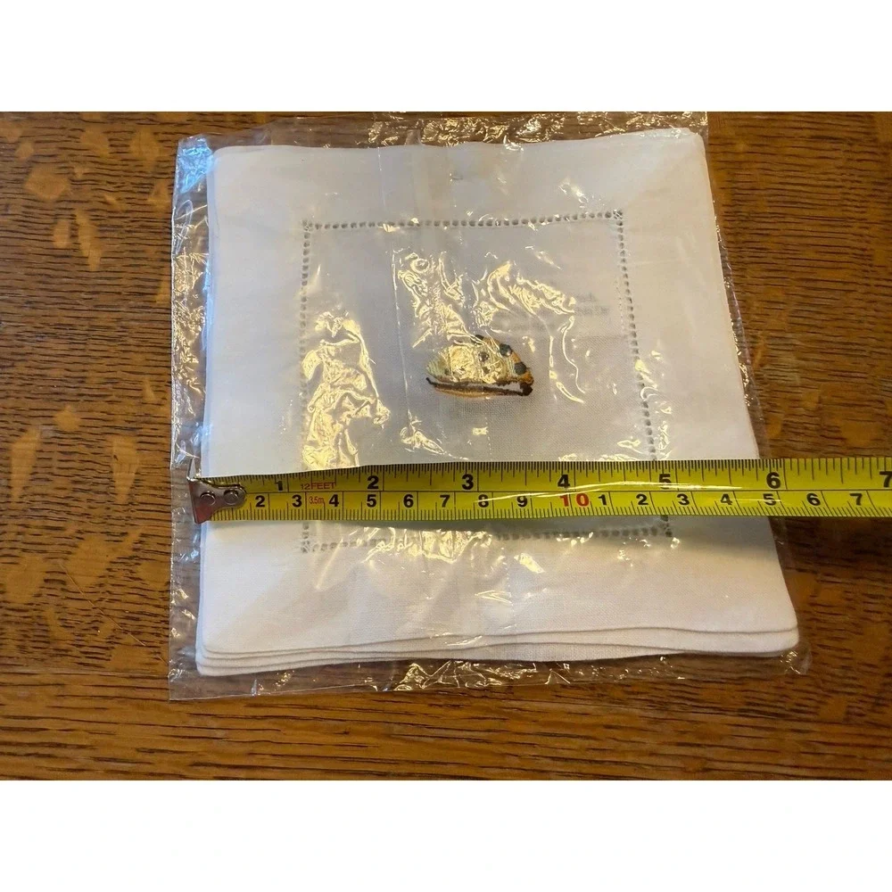 NEW Embroidered Seashell Oceanside Napkins 6